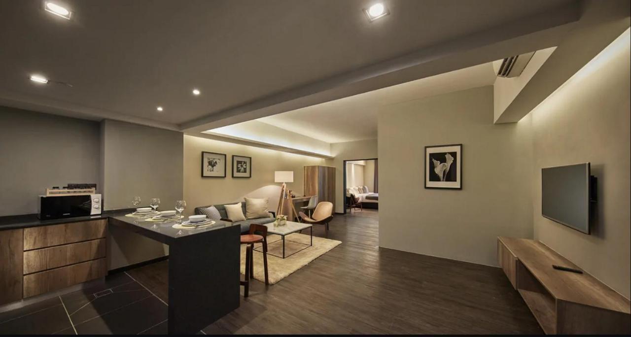 Tropics Eight Suites 3*