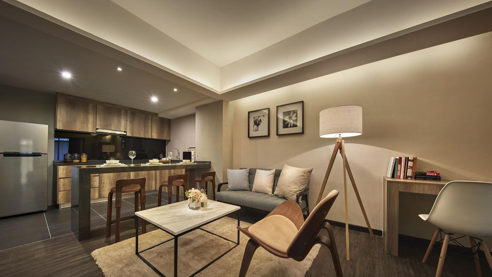 Hotel Tropics Eight Suites 3*