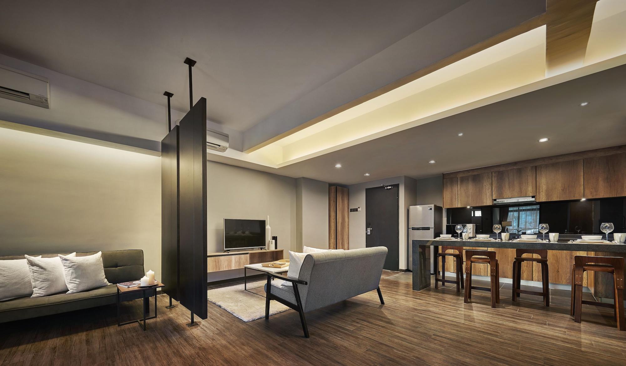 Tropics Eight Suites George Town