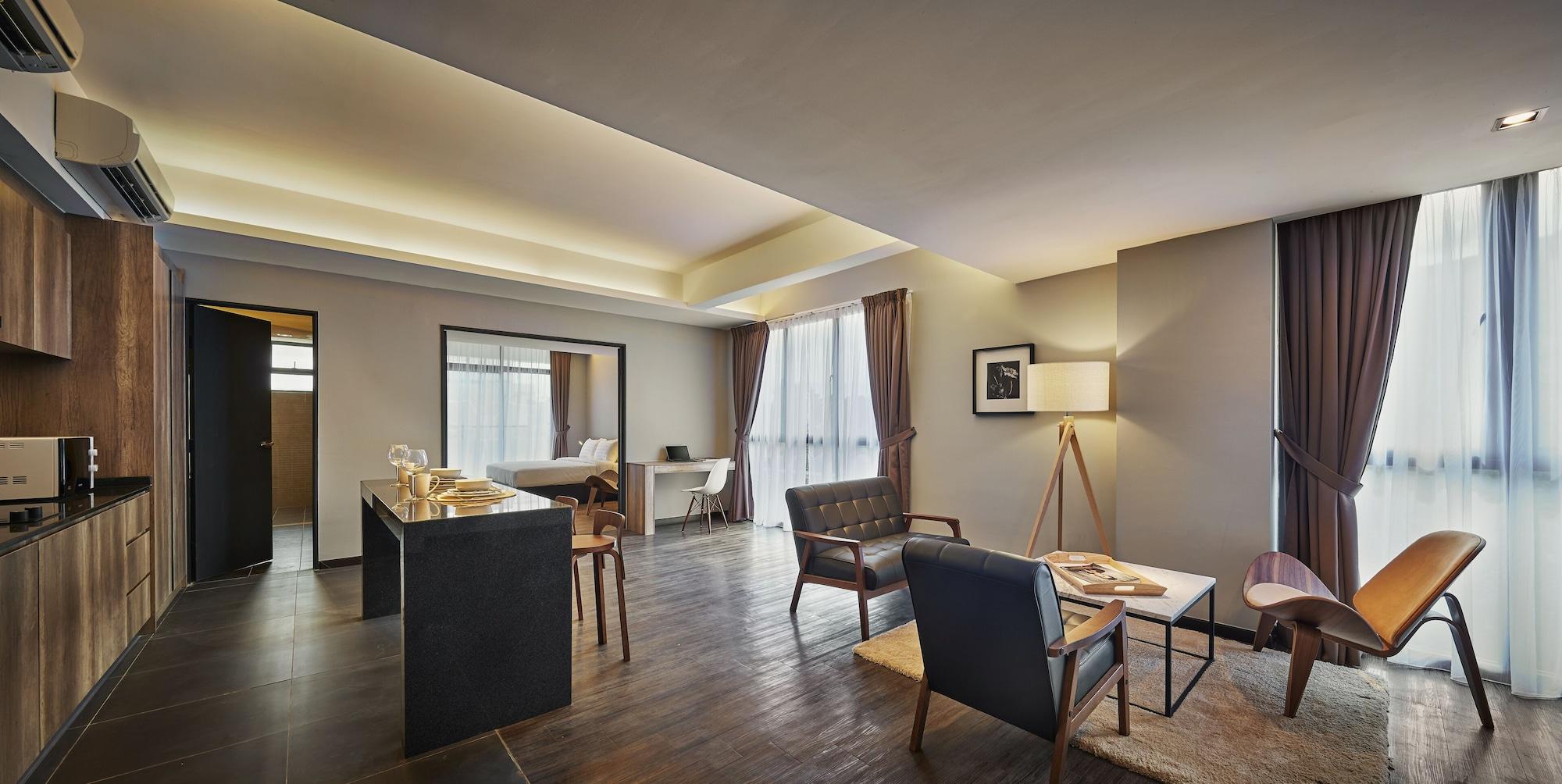 Hotel Tropics Eight Suites