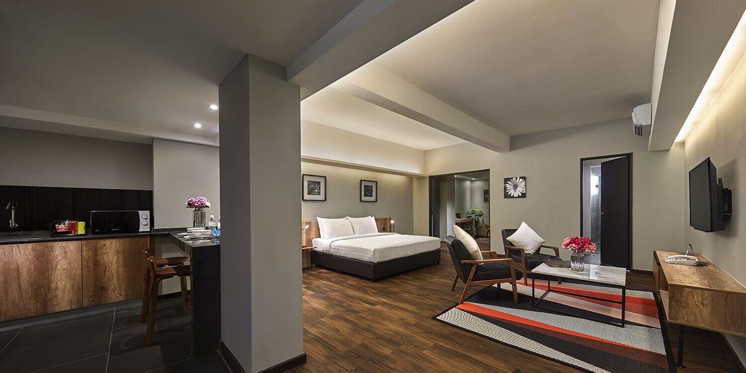Tropics Eight Suites 3* George Town