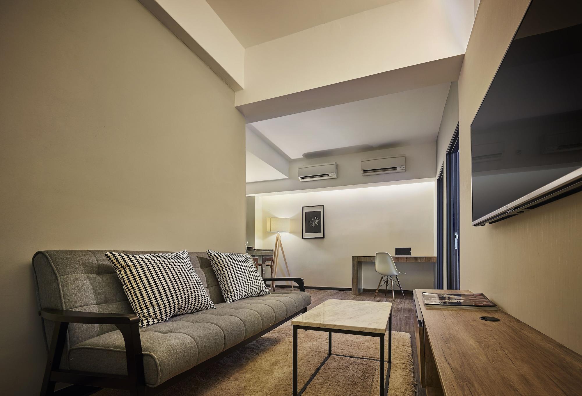 Tropics Eight Suites 3* George Town
