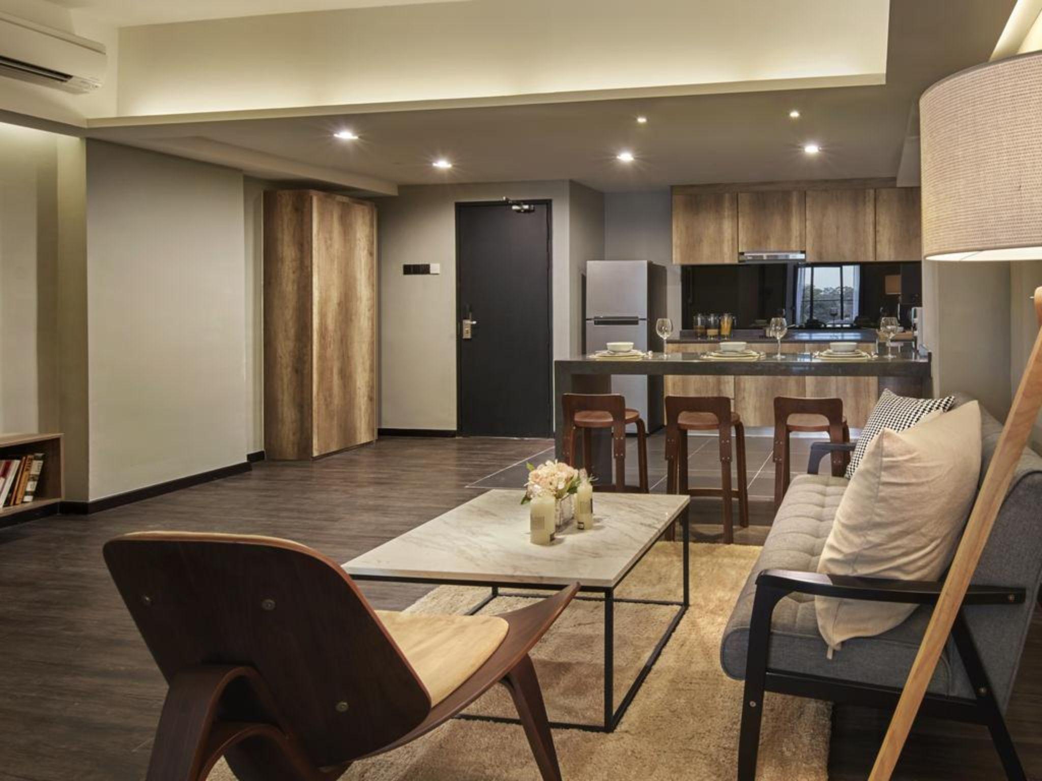 Tropics Eight Suites Hotel