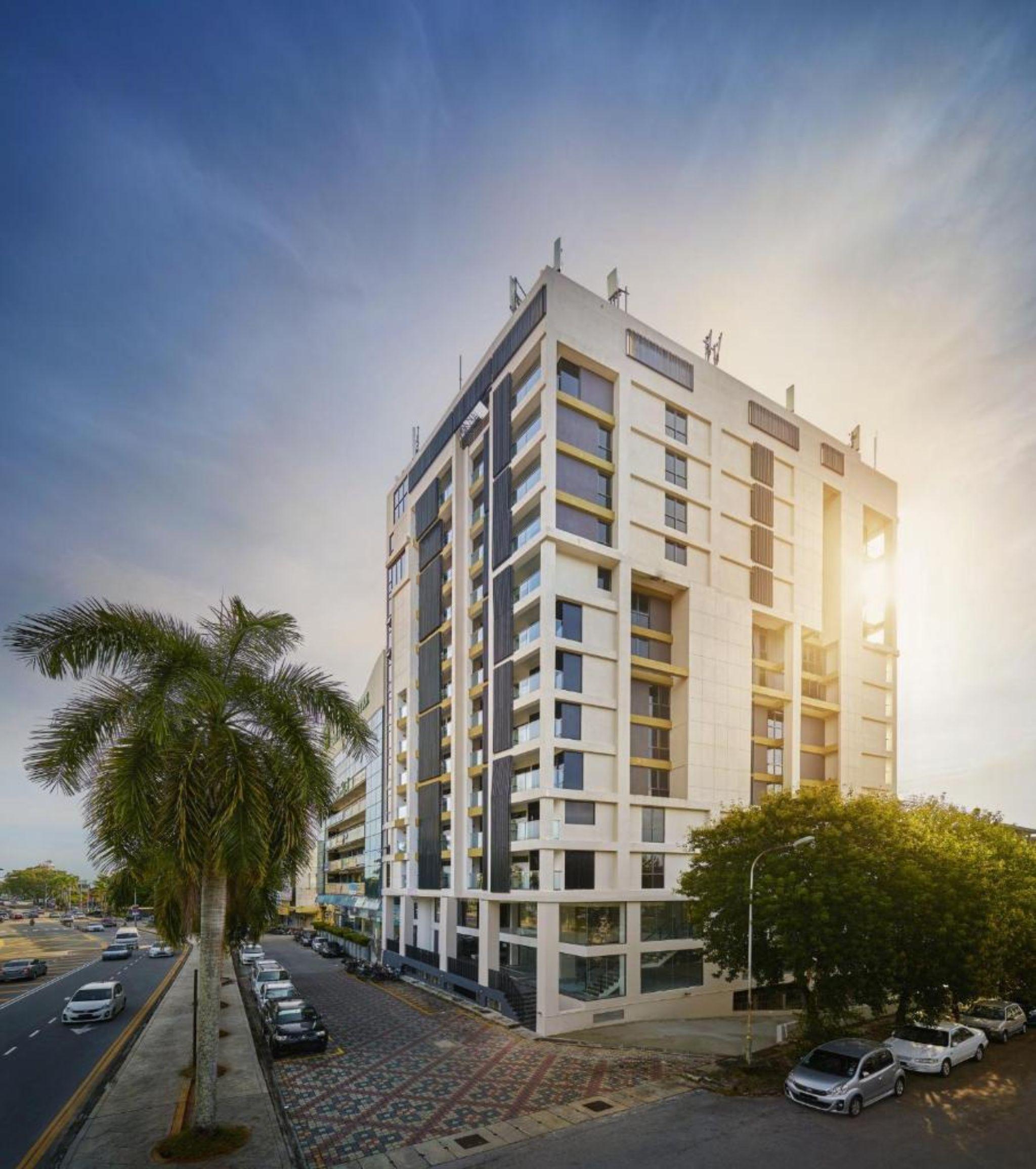 Hotel Tropics Eight Suites George Town