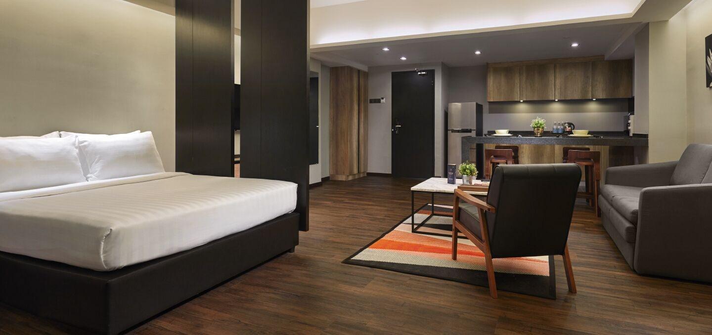 Tropics Eight Suites Hotel