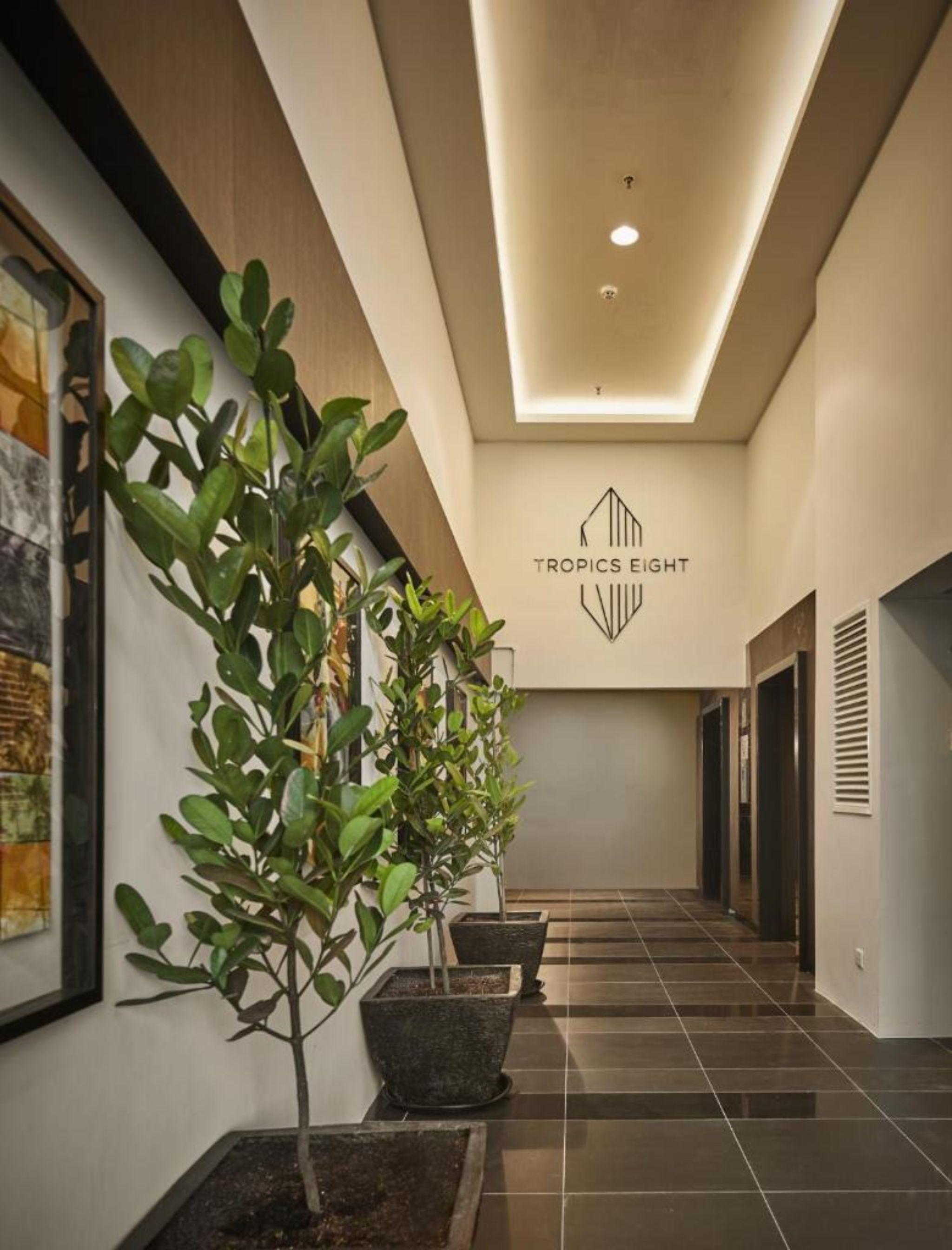 Tropics Eight Suites 3* George Town