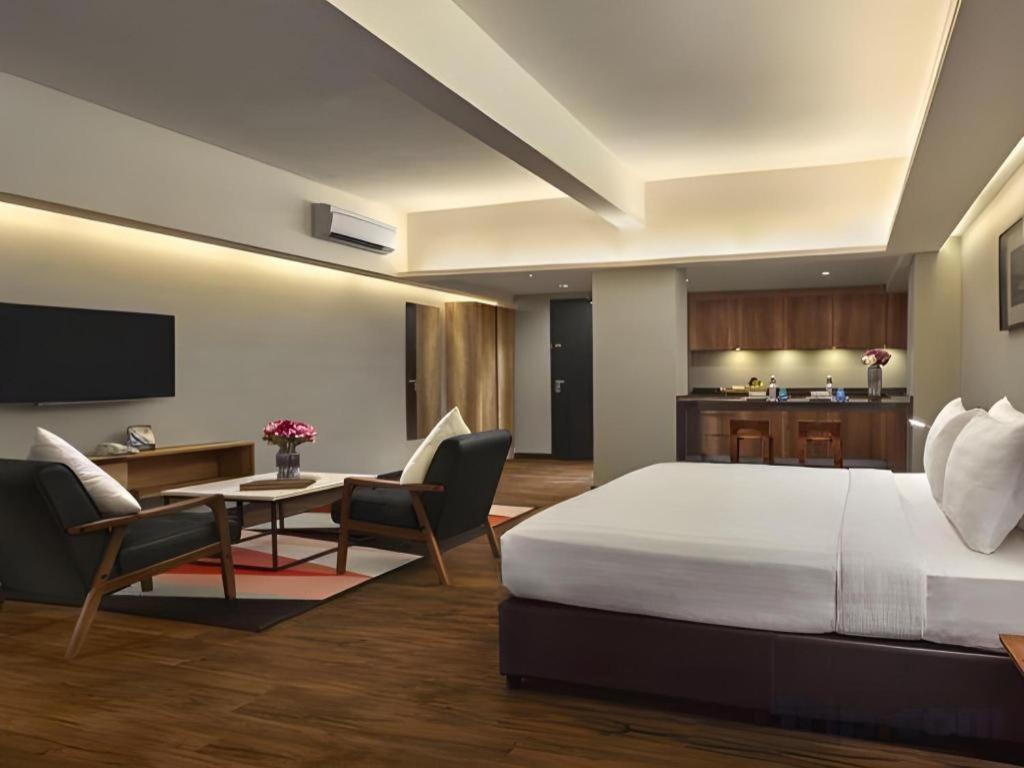 Tropics Eight Suites