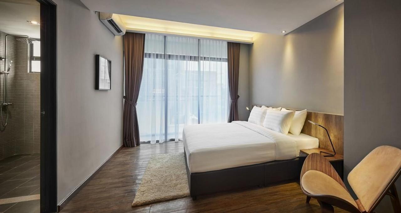 Hotel Tropics Eight Suites George Town