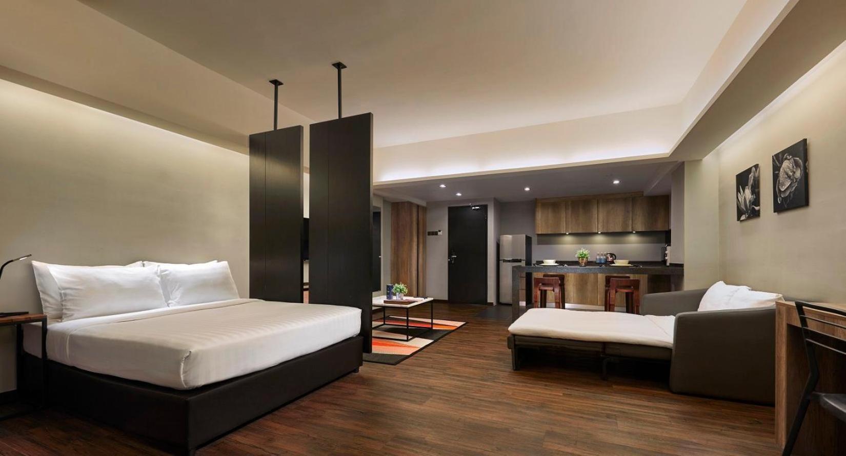 Tropics Eight Suites 3* George Town