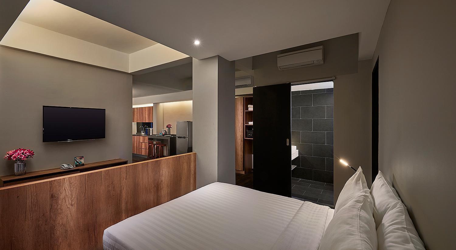 Hotel Tropics Eight Suites 3*