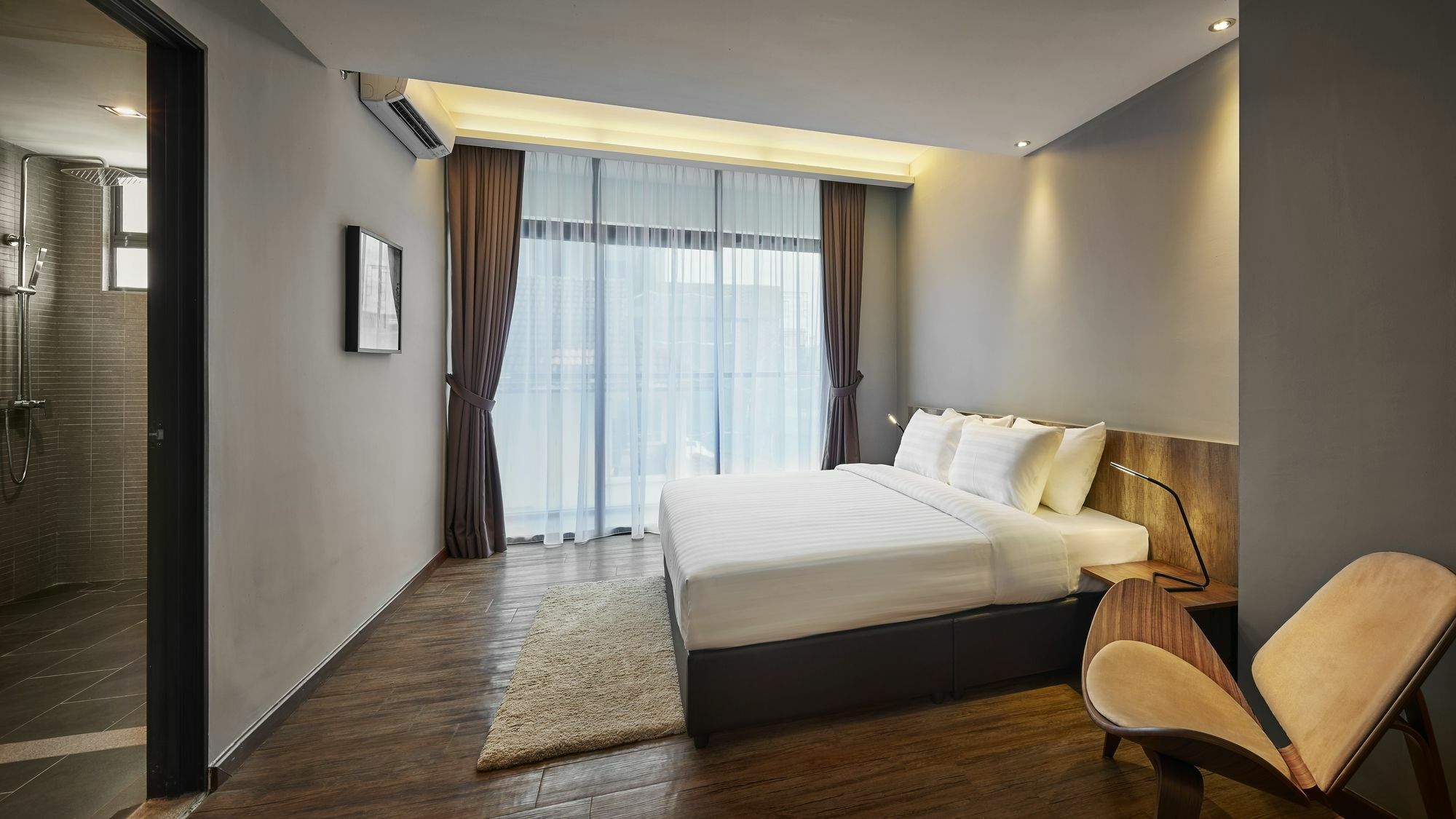 Tropics Eight Suites Hotel 3*