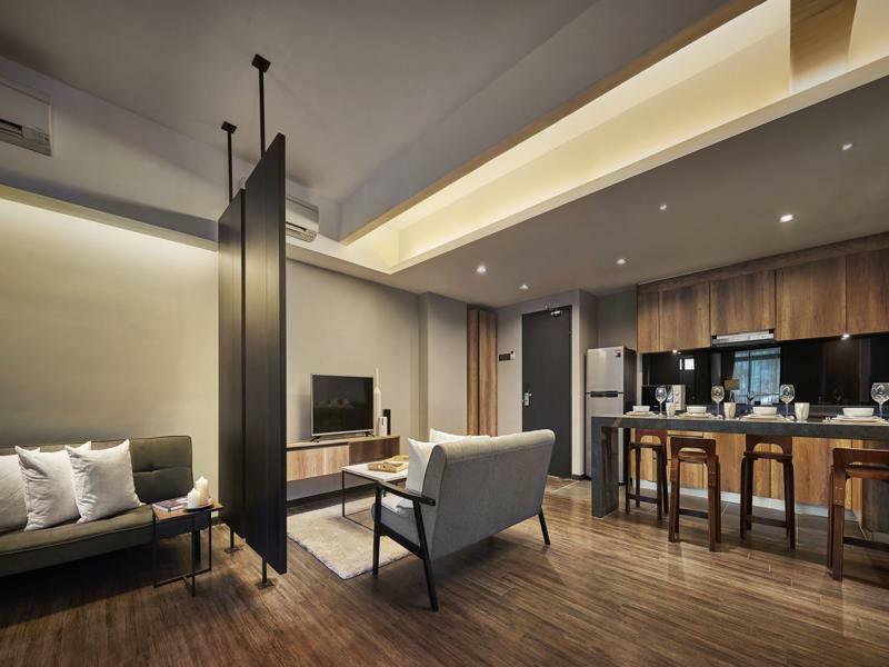 Tropics Eight Suites George Town